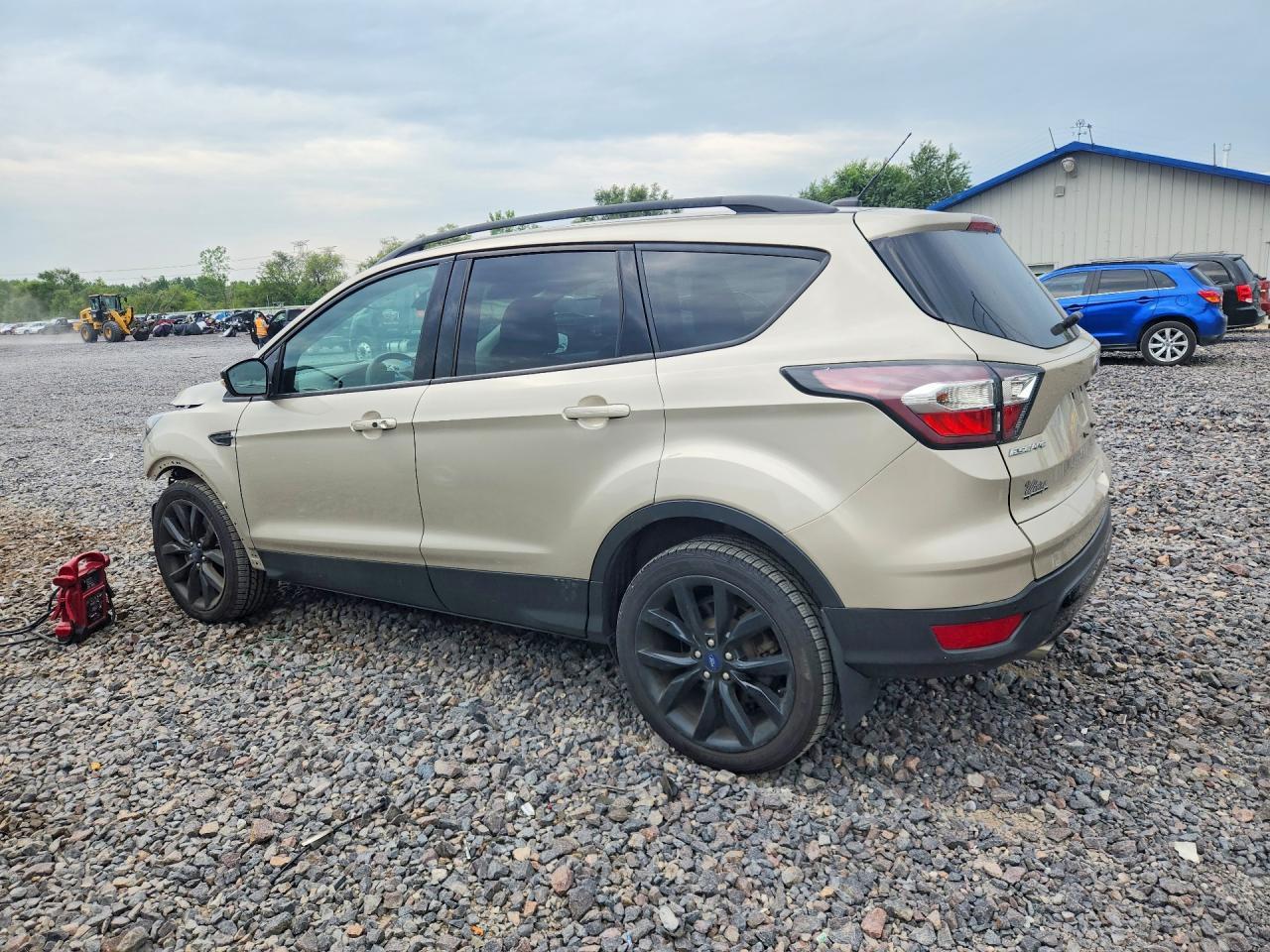 2017 Ford Escape Titanium - Фото 2