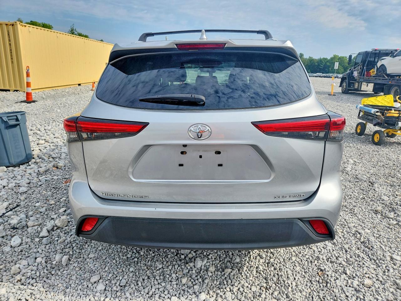 2022 Toyota Highlander Xle - Image 6