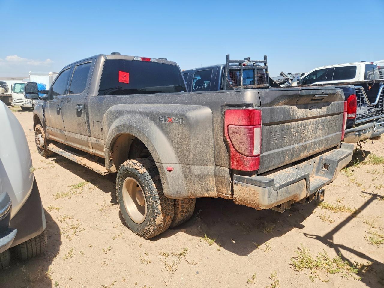 2022 Ford F350 Super Duty - Фото 2