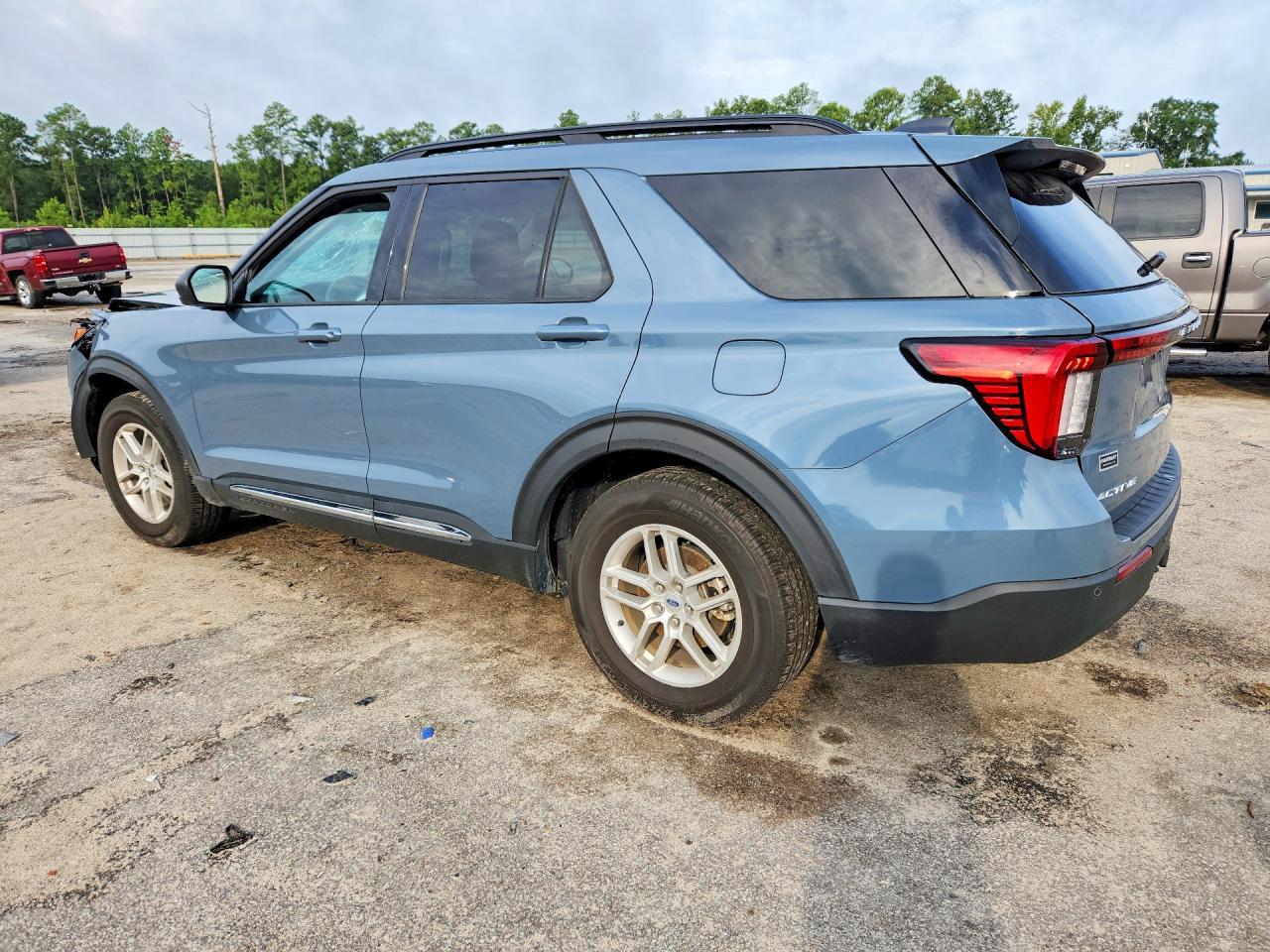 2025 Ford Explorer Active - Фото 2