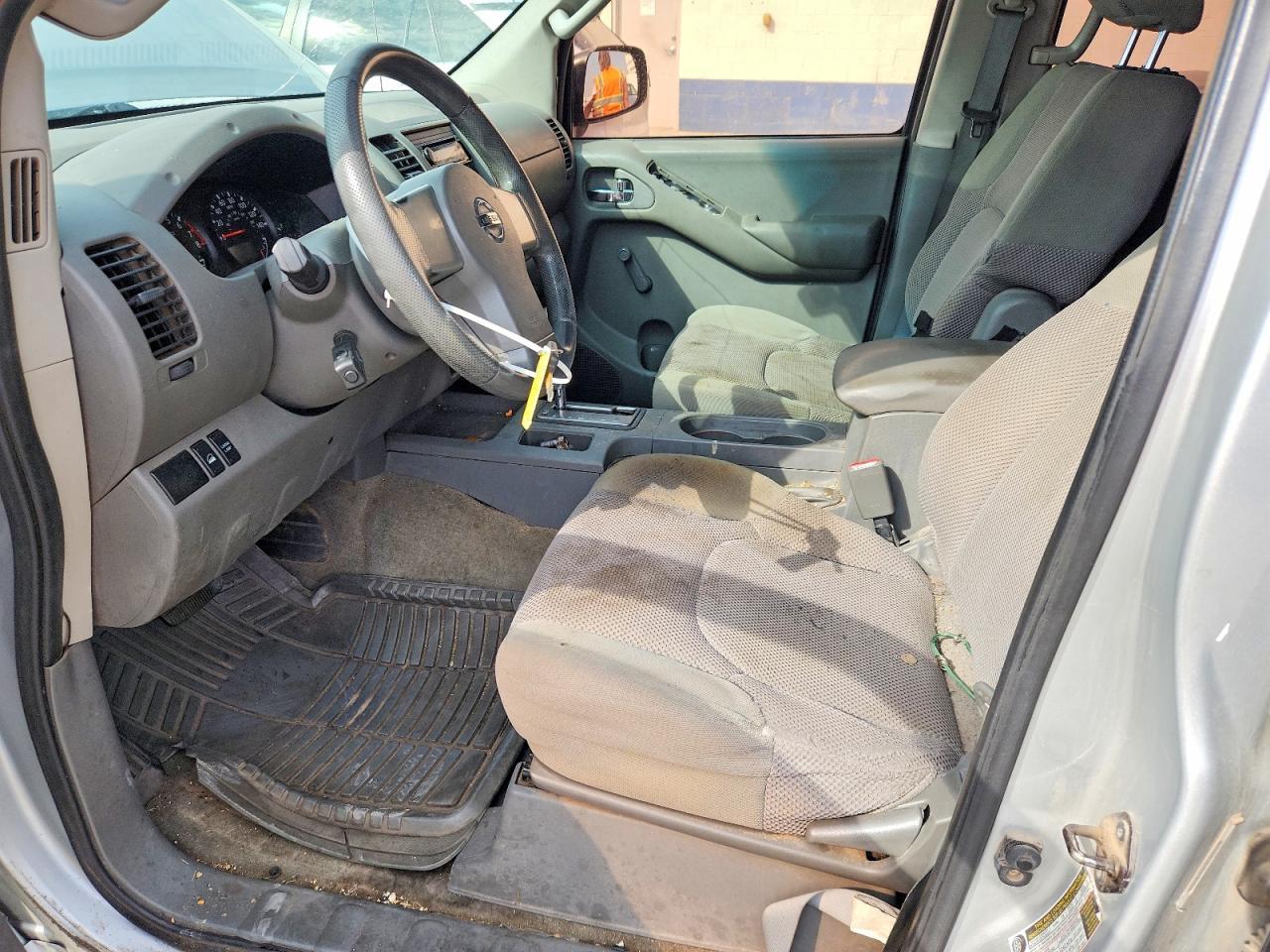 2013 Nissan Frontier S - Фото 7