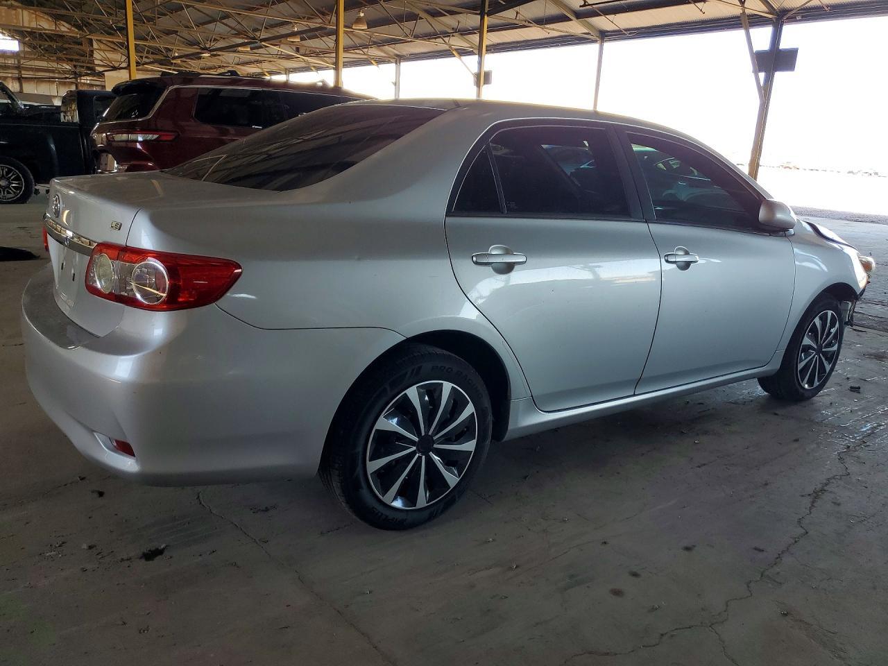 2013 Toyota Corolla Le - Фото 3