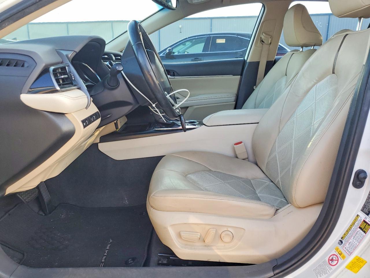2019 Toyota Camry Xle - Image 7