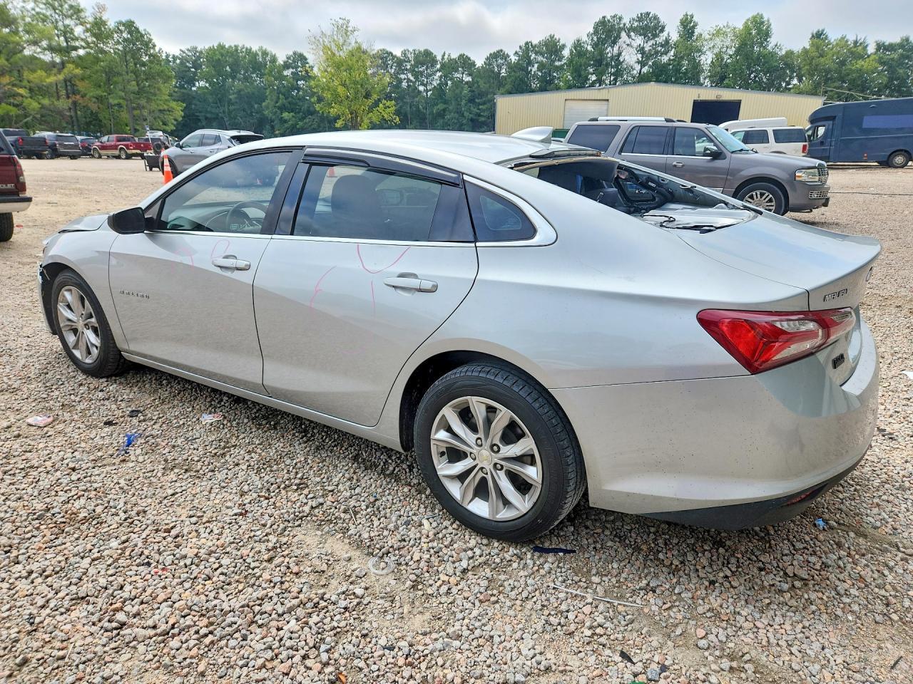 2020 Chevrolet Malibu Lt - Image 2