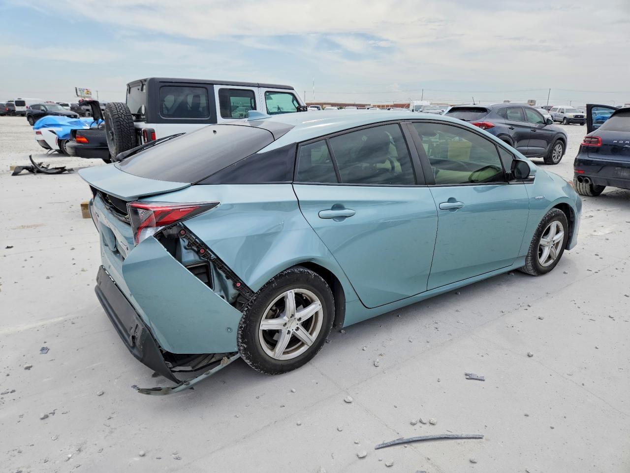 2017 Toyota Prius Two - Фото 3