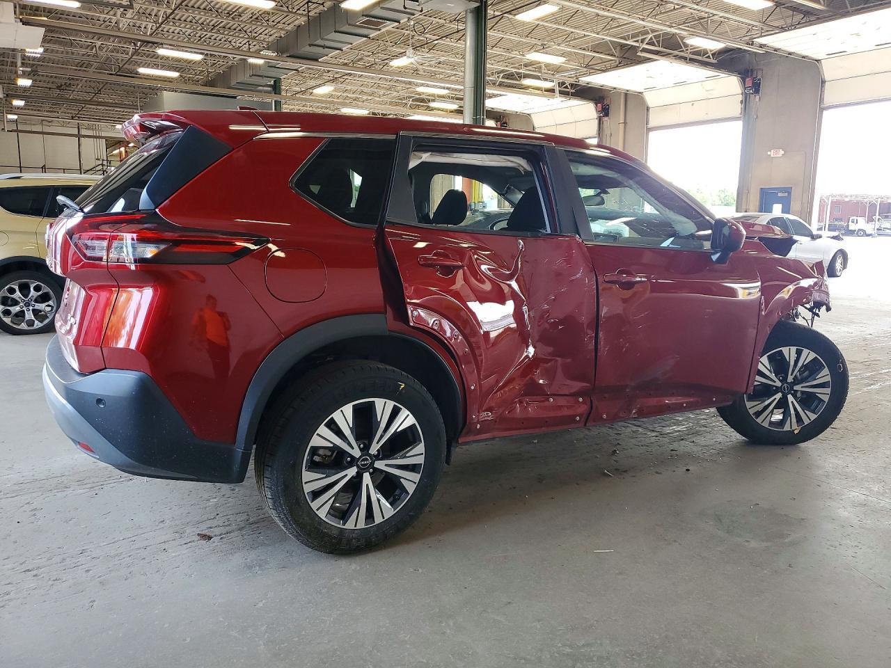 2023 Nissan Rogue Sv - Фото 3