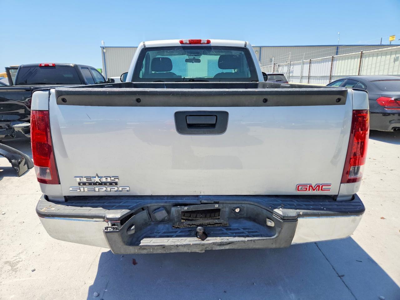 2013 GMC Sierra C1500 - Image 6