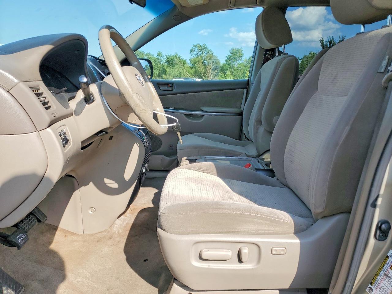 2009 Toyota Sienna Le 7-Passenger - Фото 7
