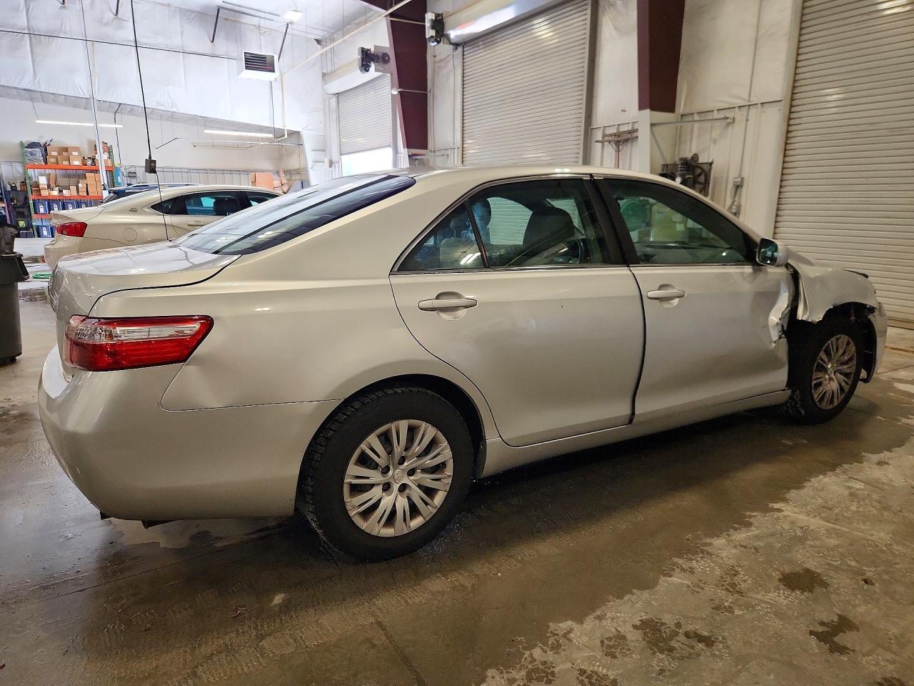 2009 Toyota Camry Le - Image 3