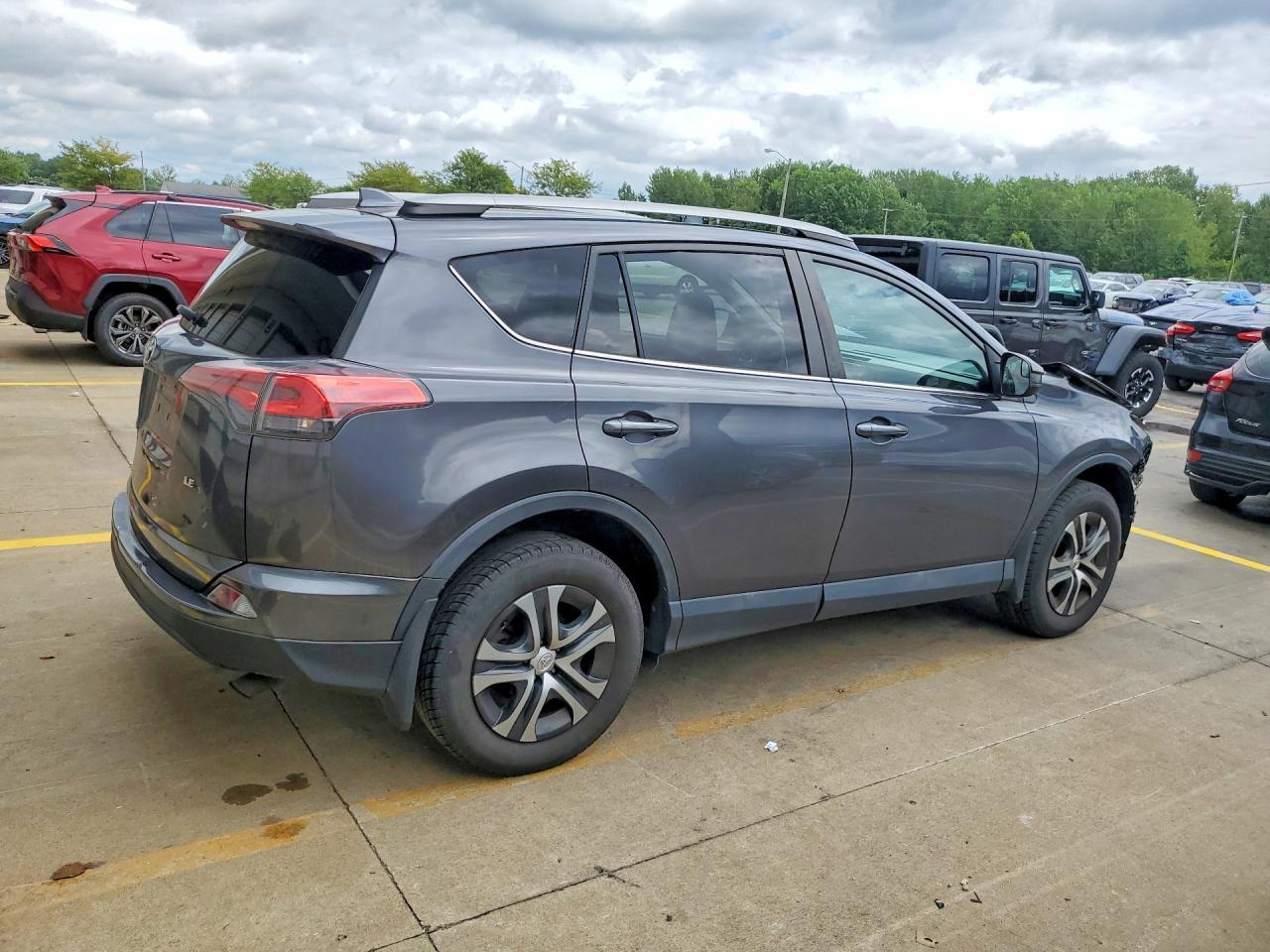 2018 Toyota Rav4 Le - Image 3