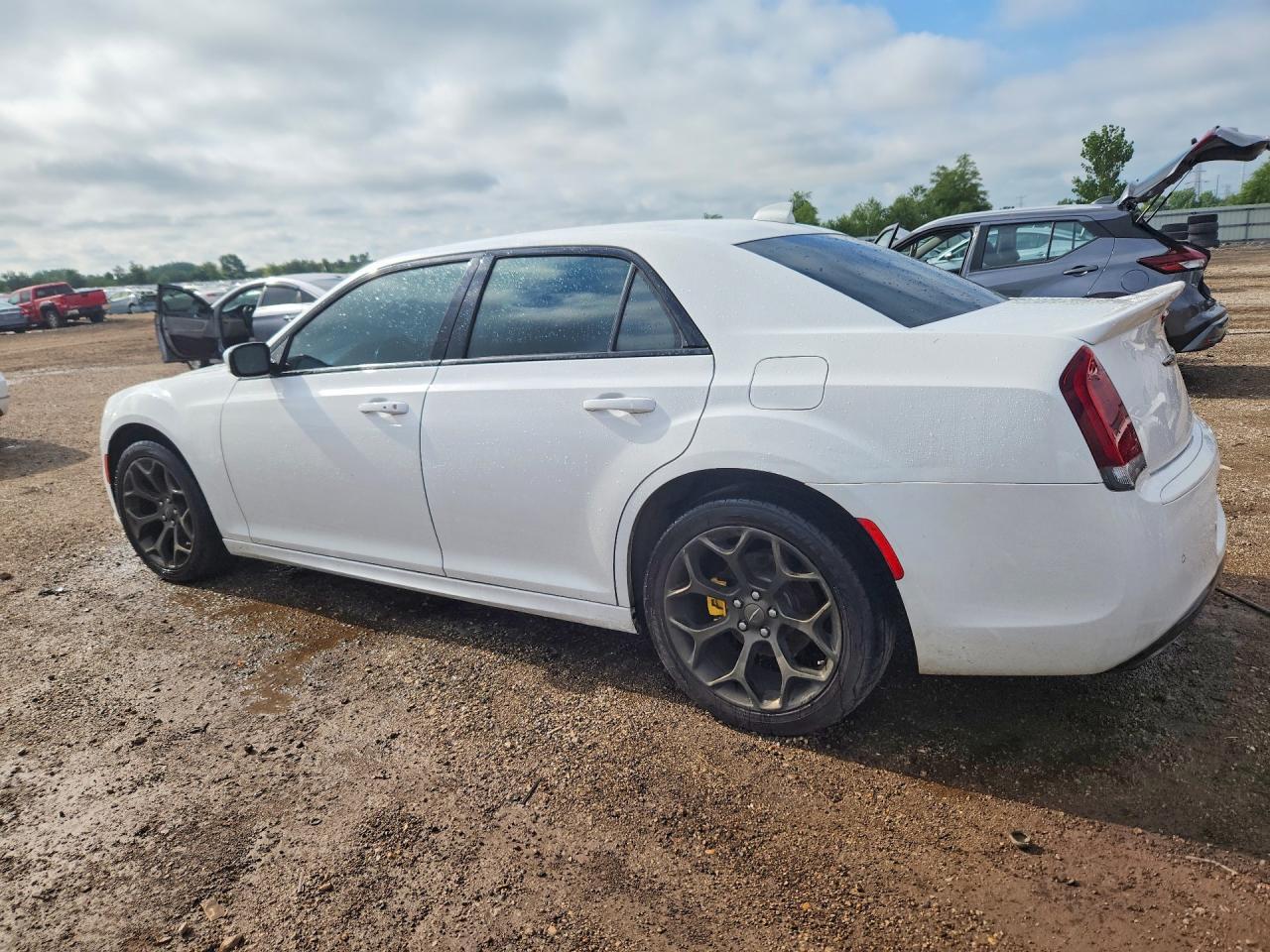 2018 Chrysler 300 S - Image 2
