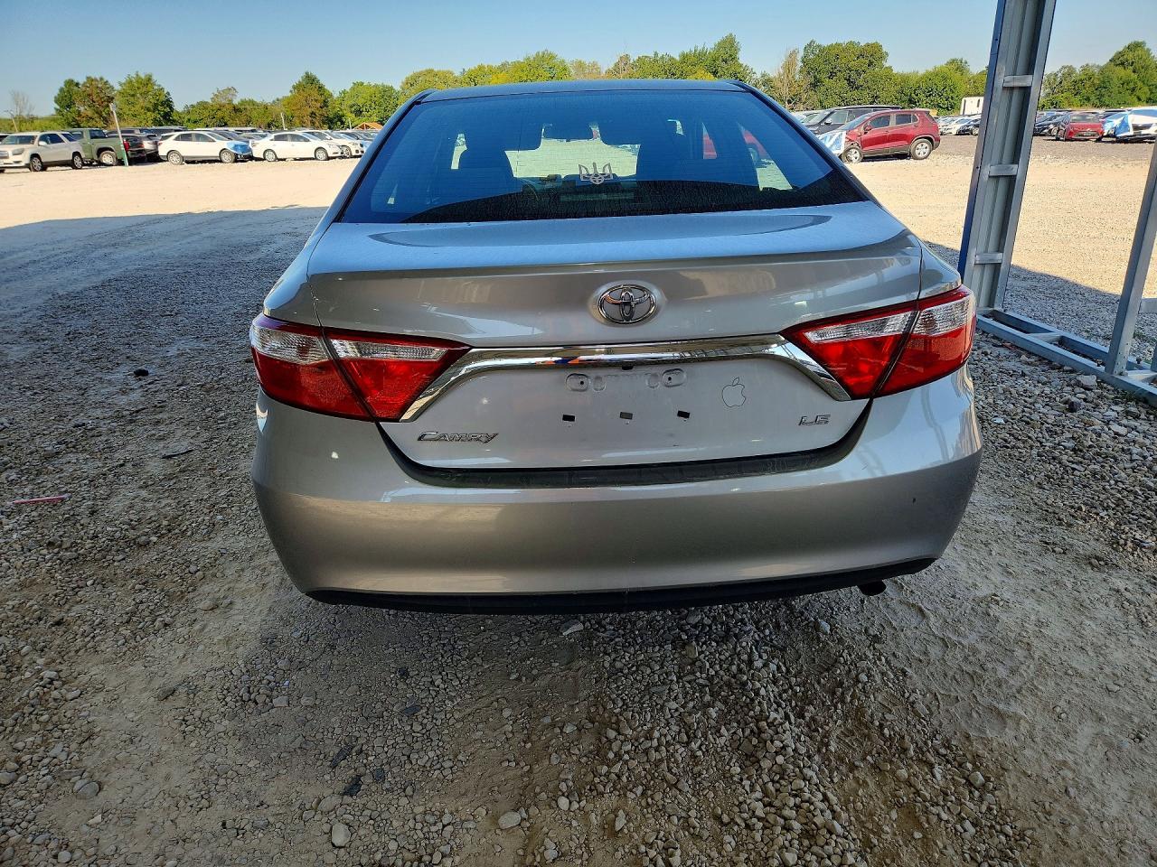 2016 Toyota Camry Le - Фото 6