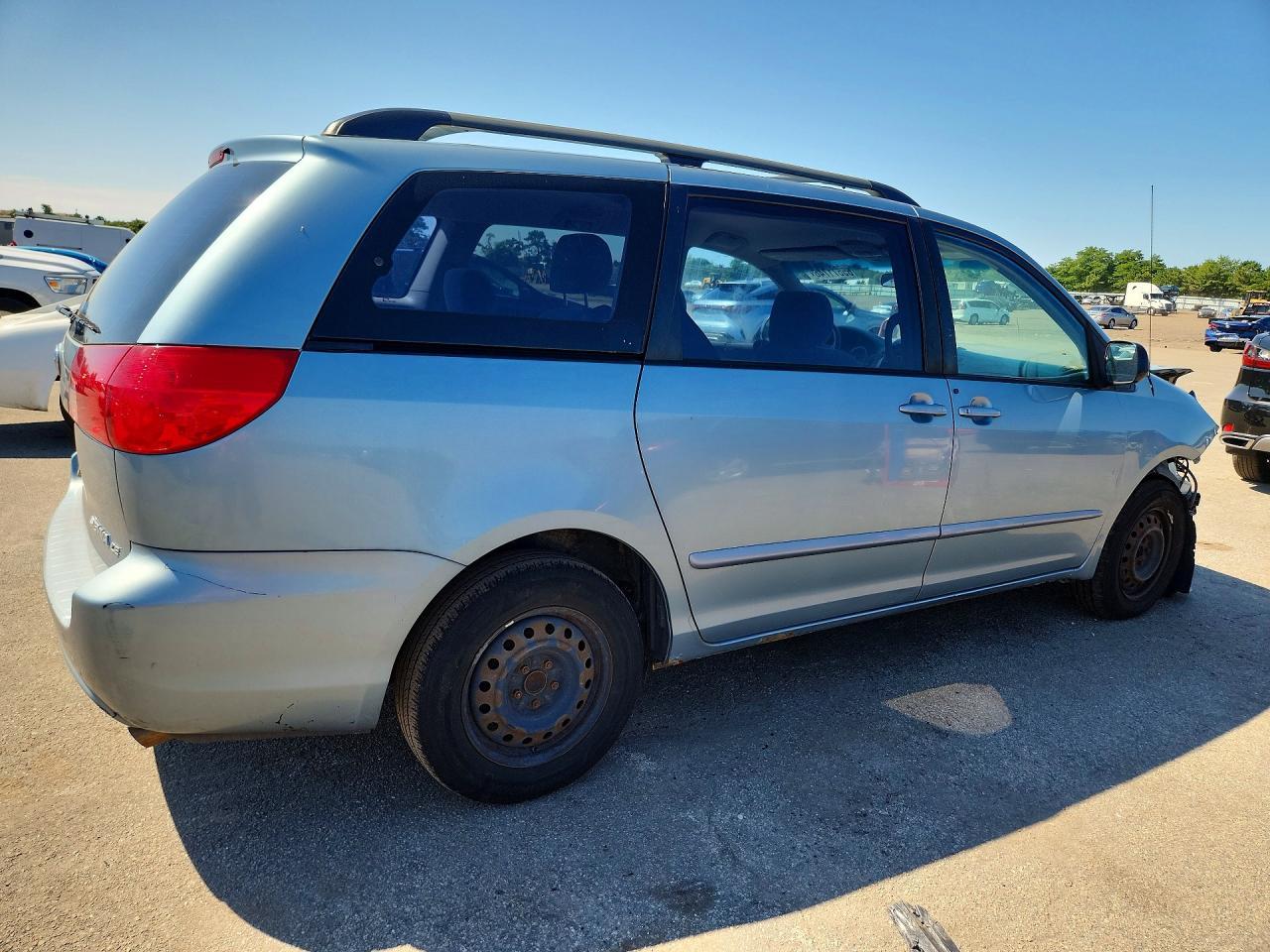 2007 Toyota Sienna Ce 7-Passenger - Фото 3