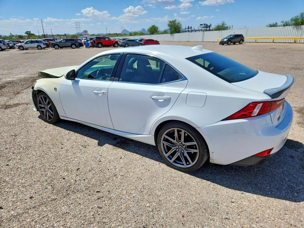 2016 Lexus Is 200T - Фото 2
