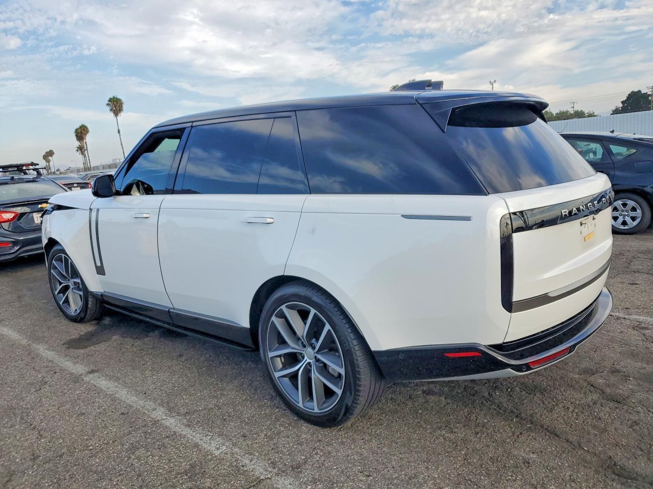 2024 Land Rover Range Rover Se - Image 2