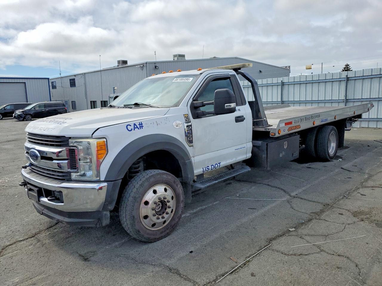 2017 Ford F550 Super - Flatbed Truck