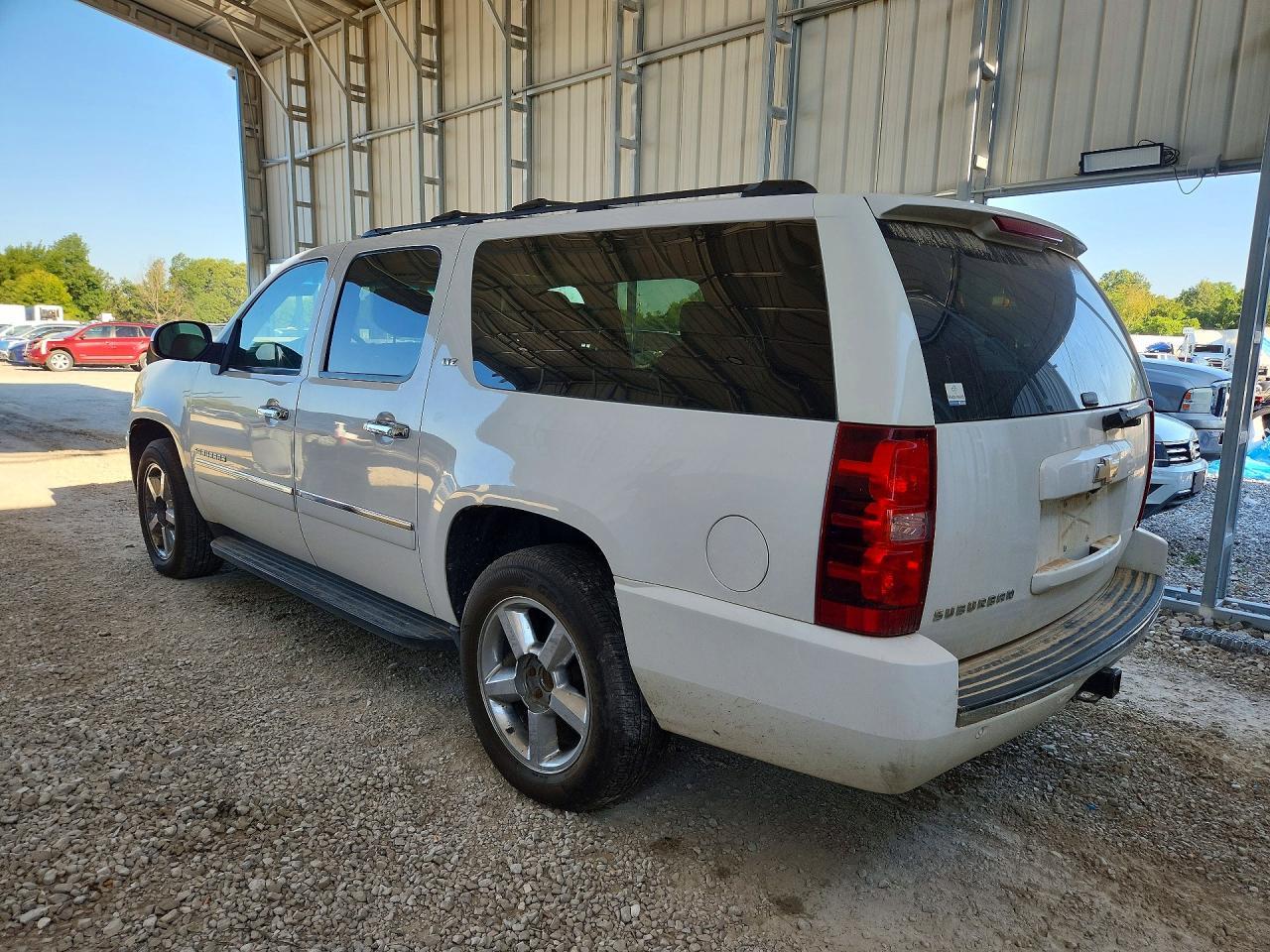2011 Chevrolet Suburban K1500 Ltz - Фото 2