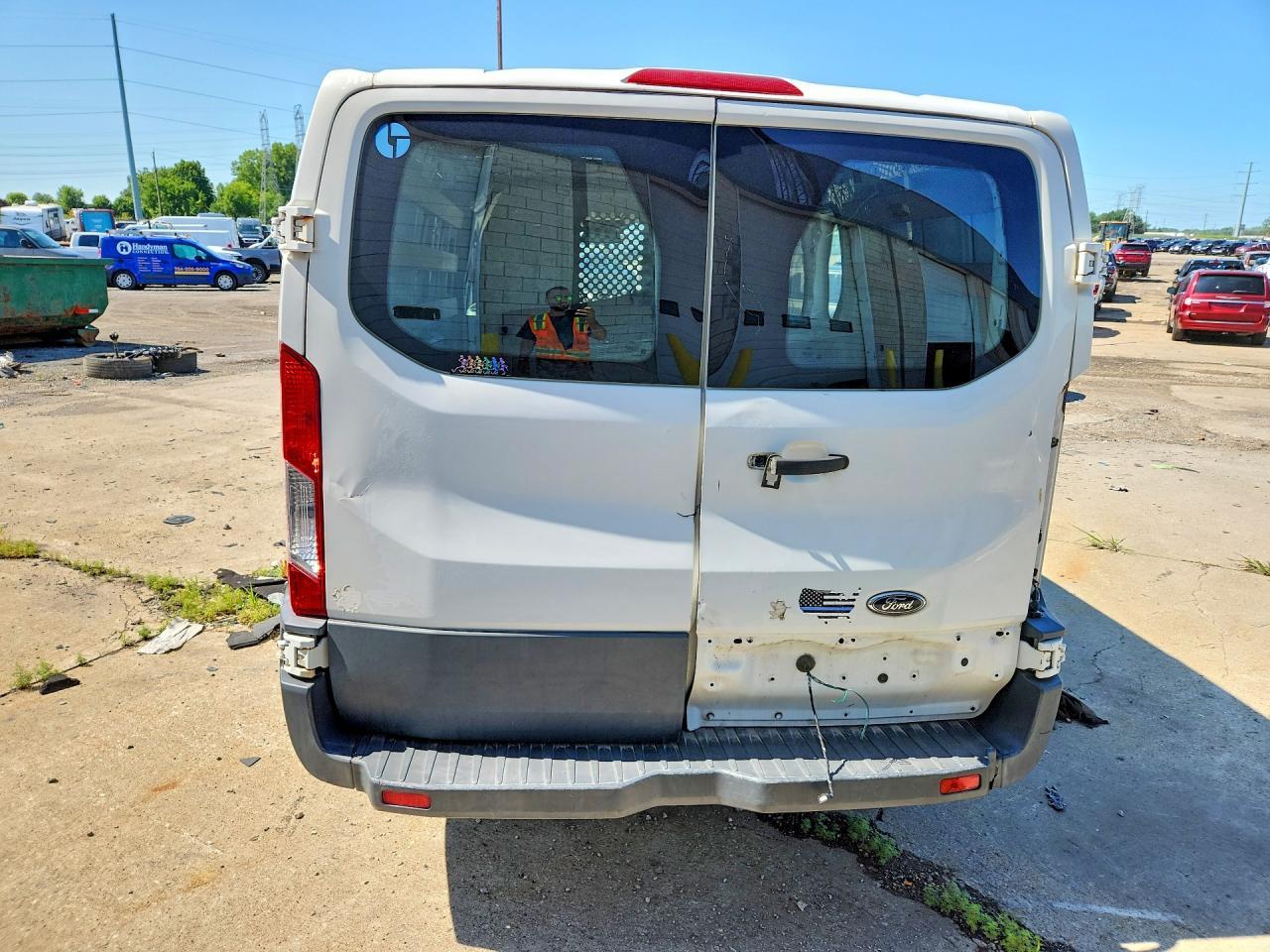 2016 Ford Transit 250 Delivery Van - Image 6
