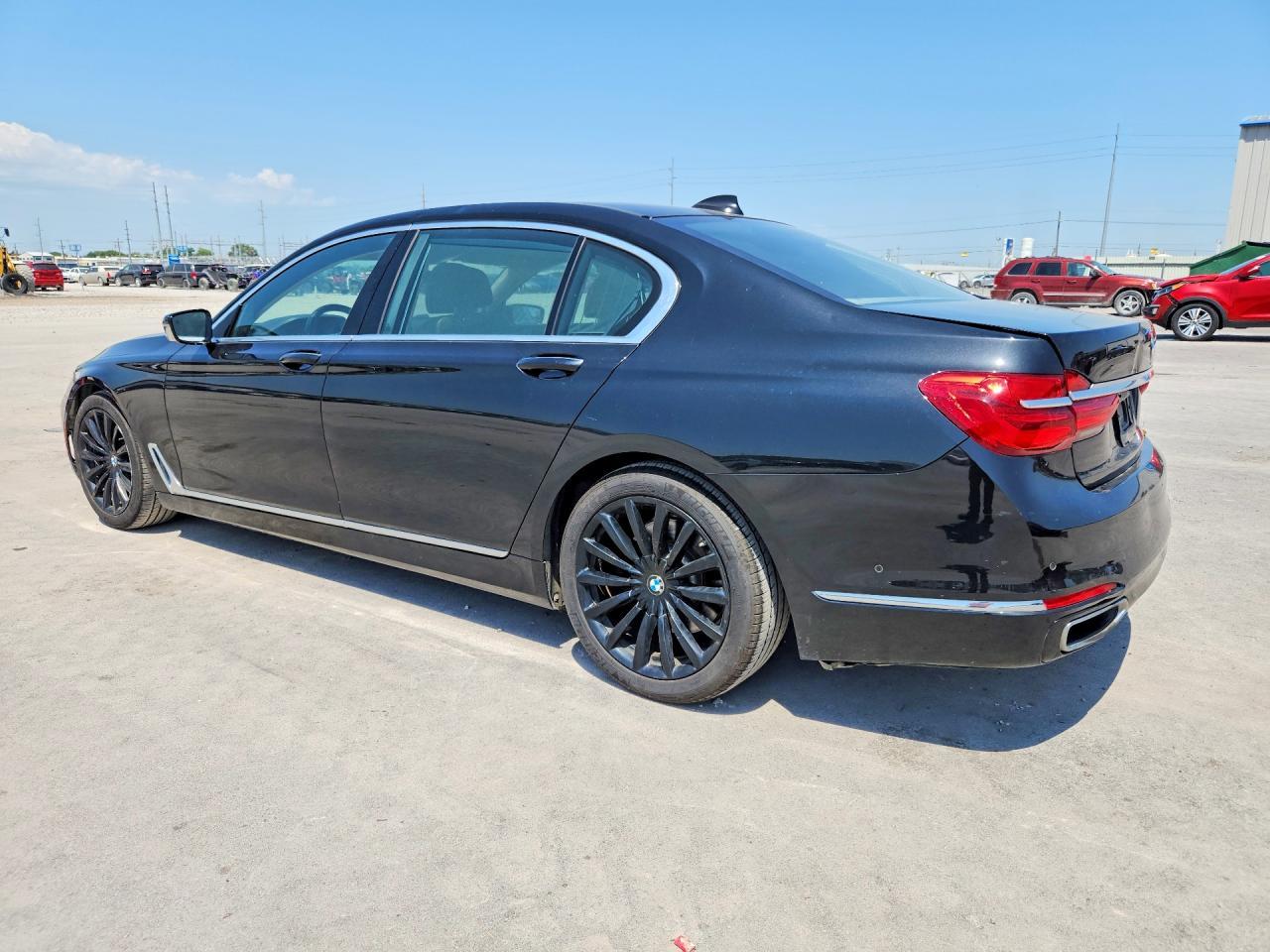 2016 BMW 740 I - Фото 2