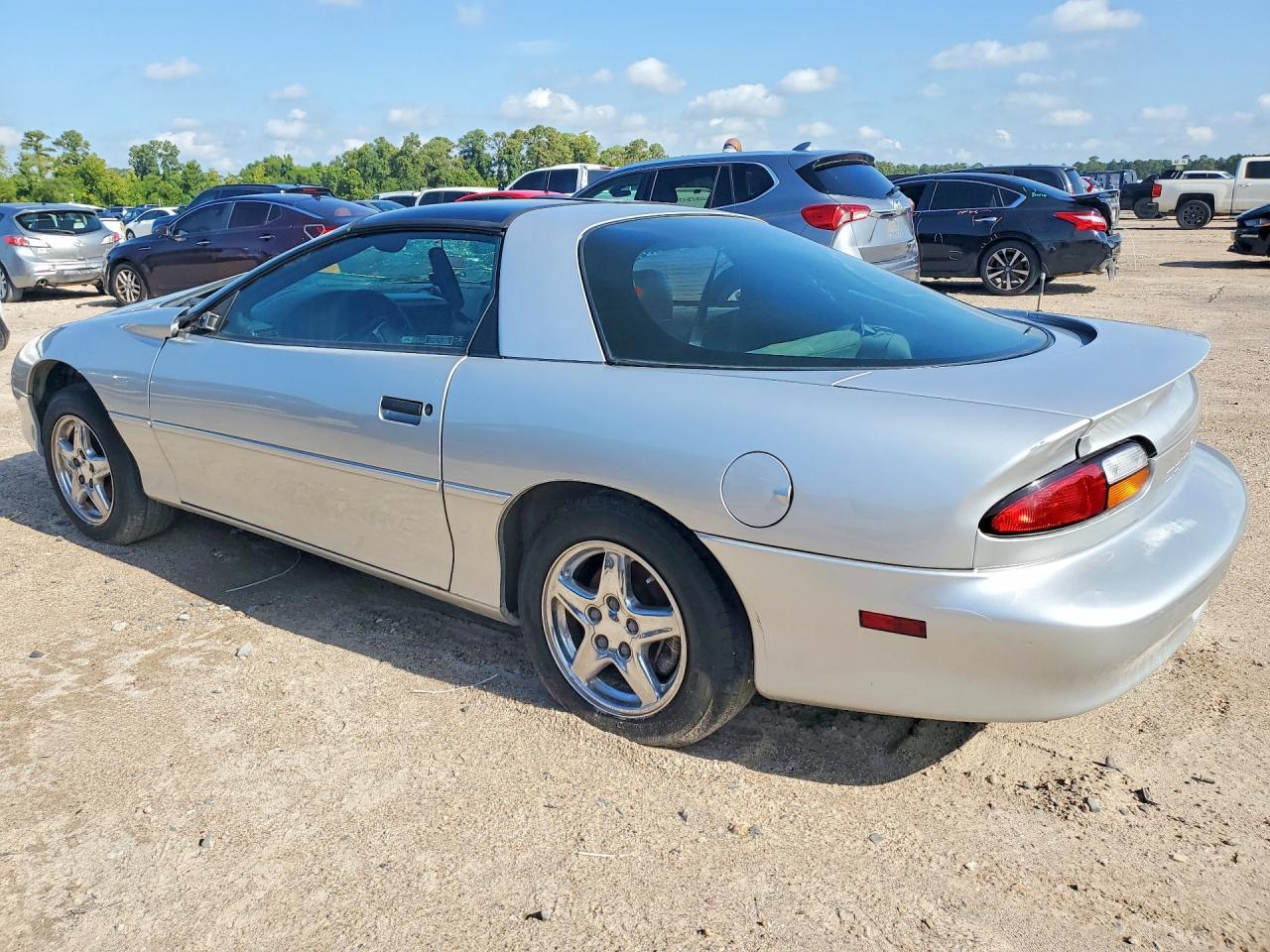 1997 Chevrolet Camaro Z28 - Фото 2