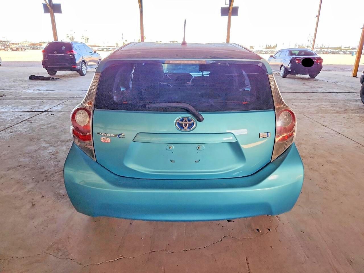2013 Toyota Prius C Two - Фото 6