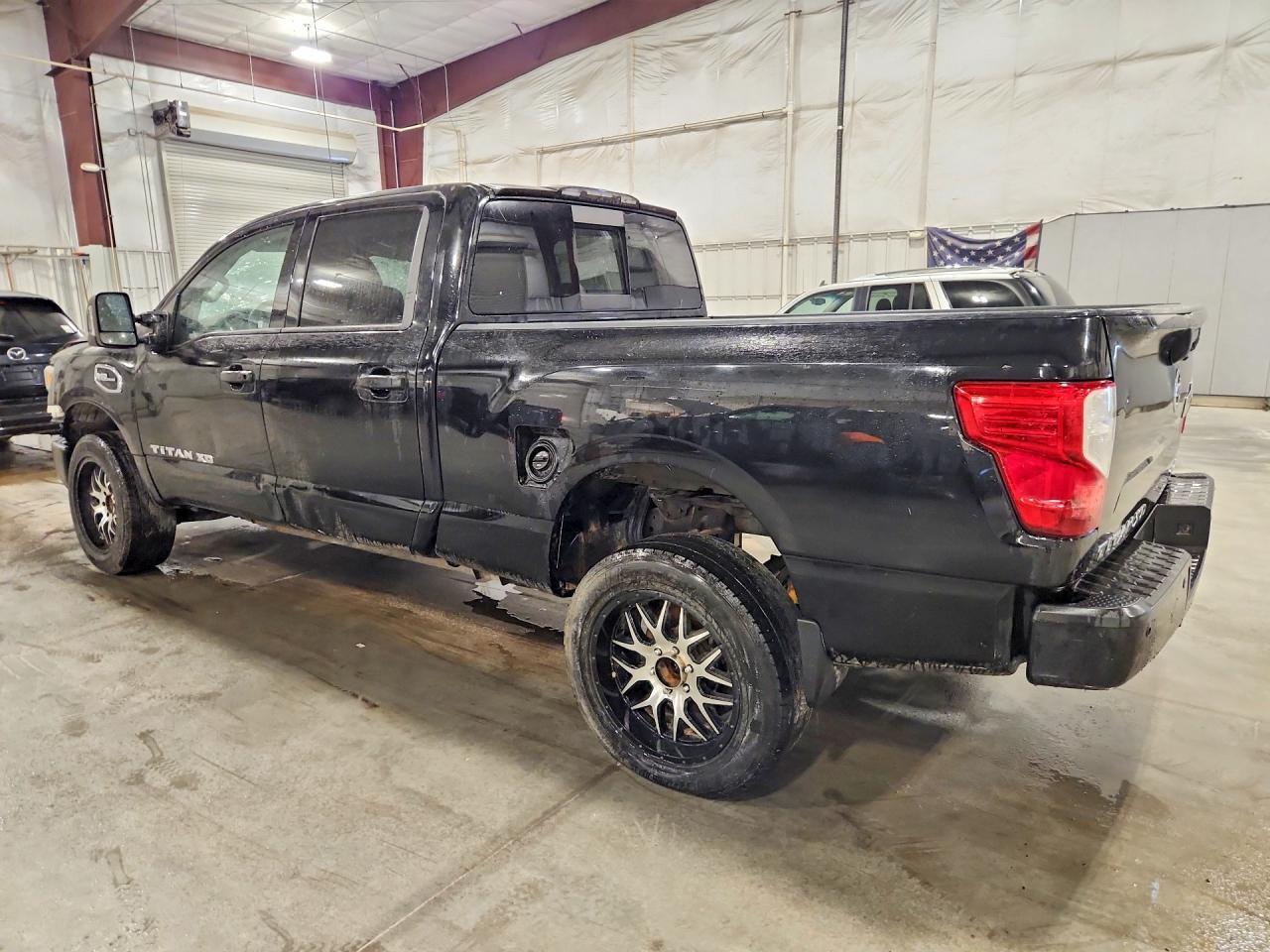 2017 Nissan Titan Xd Pro-4X - Фото 2