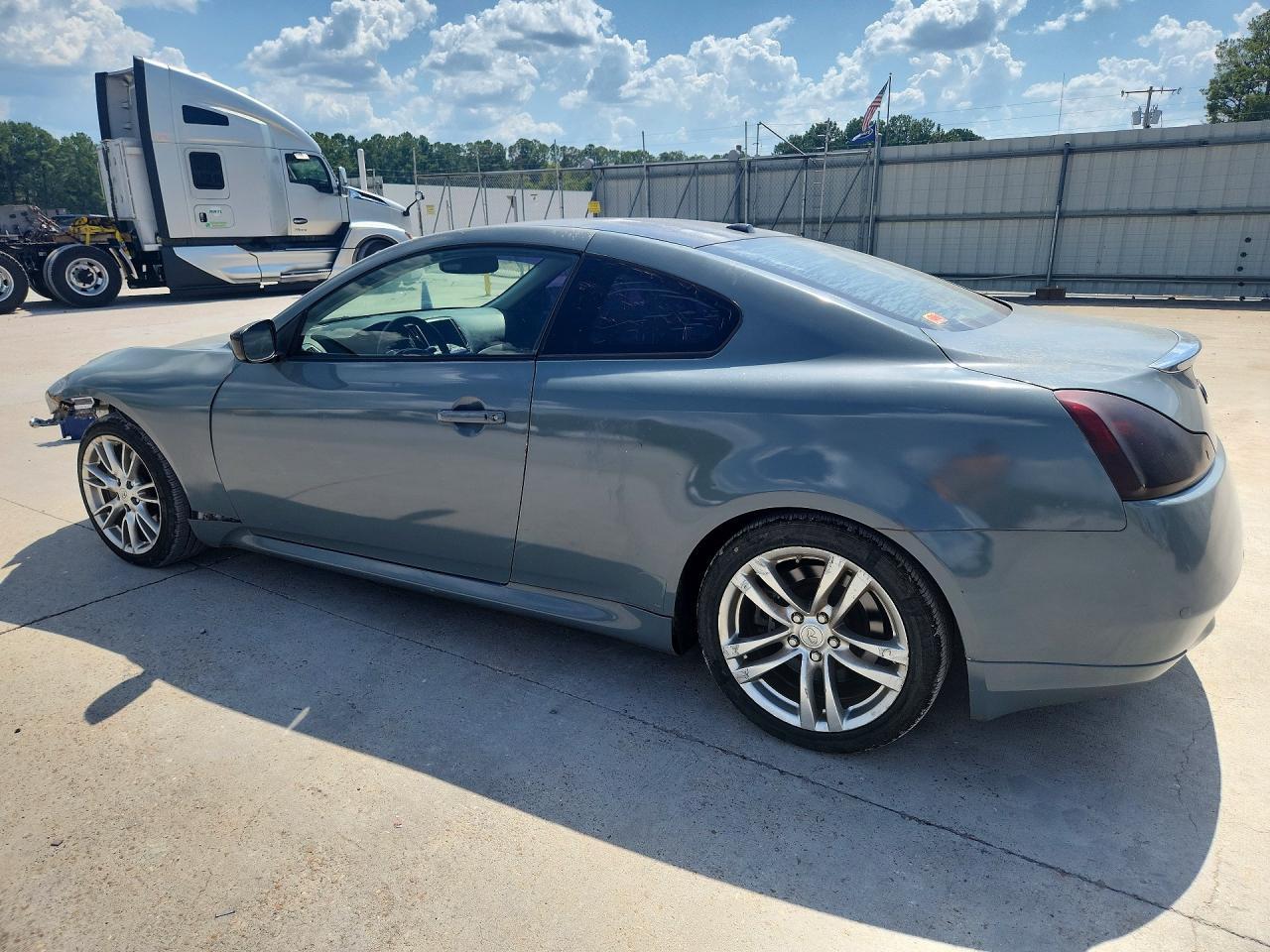2013 Infiniti G37 Coupe Journey - Фото 2