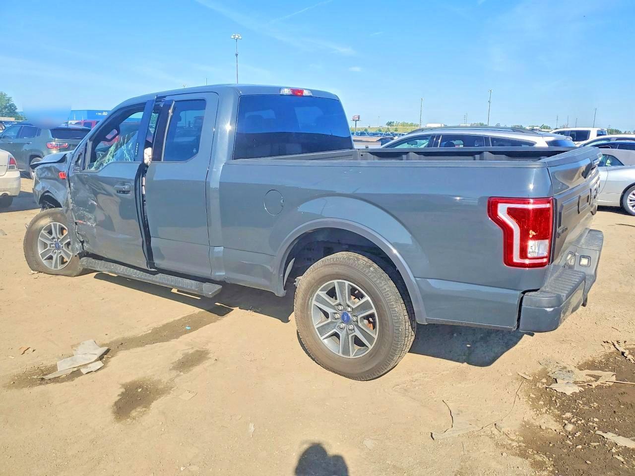 2016 Ford F150 Super Cab - Фото 2
