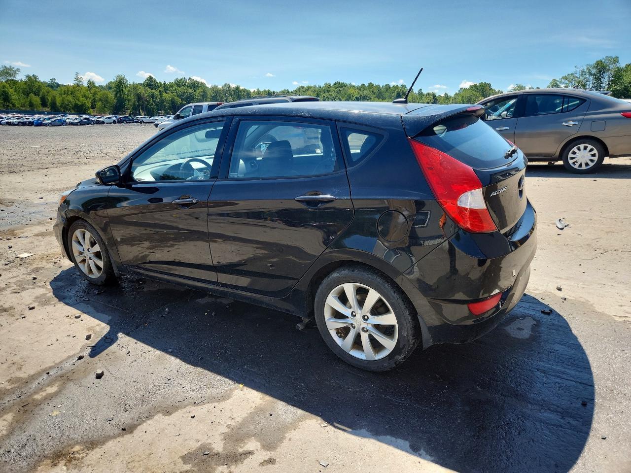 2014 Hyundai Accent Se - Image 2