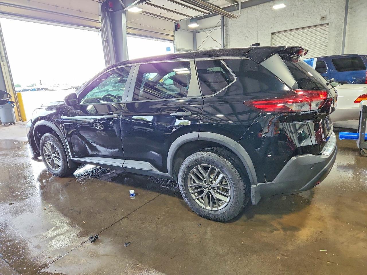 2021 Nissan Rogue S - Фото 2