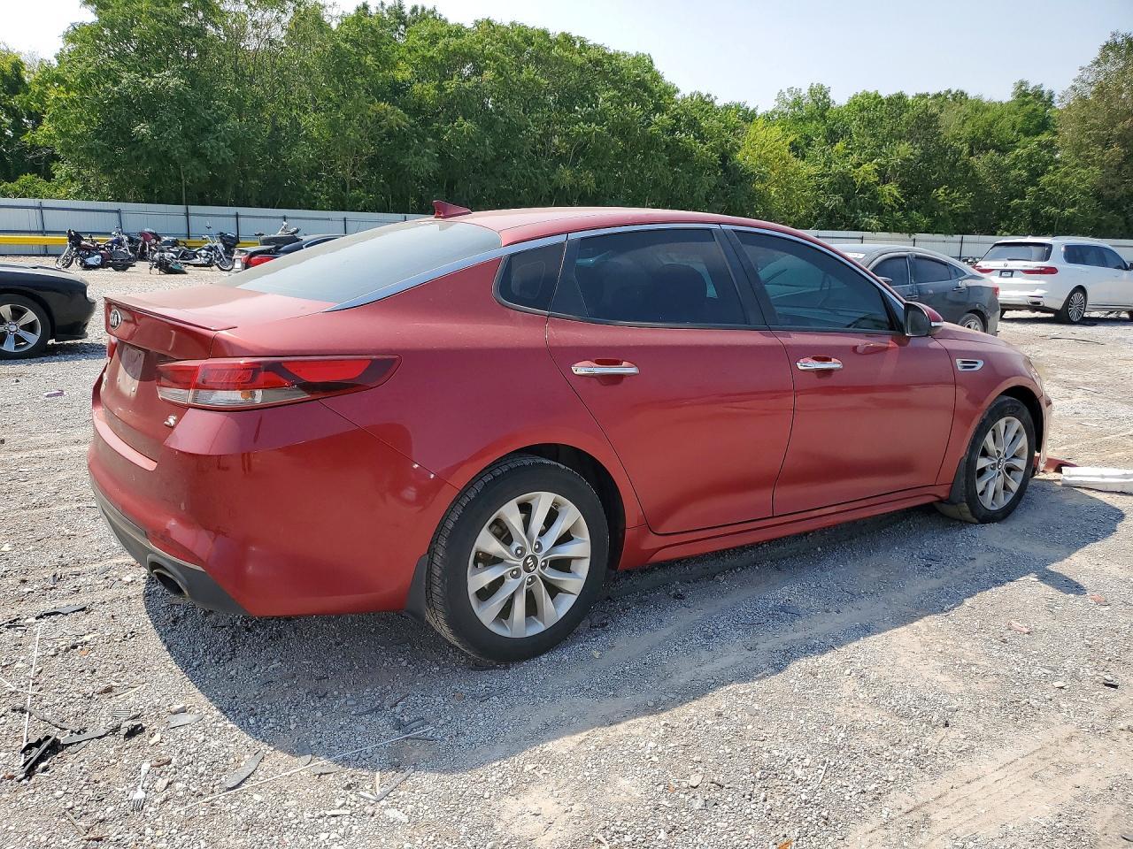 2018 Kia Optima S - Фото 3