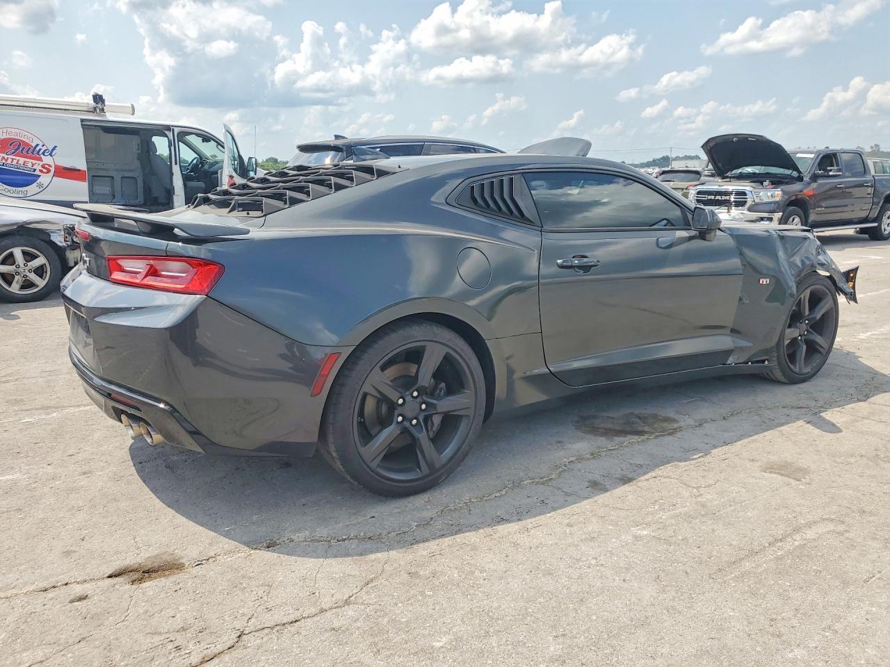 2018 Chevrolet Camaro Ss - Image 3