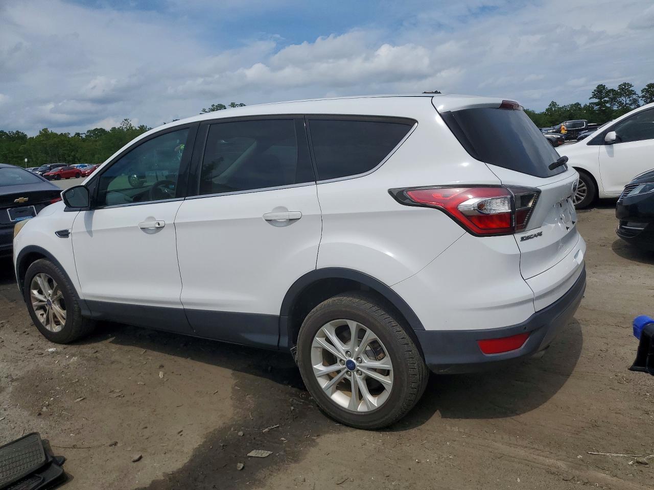2017 Ford Escape Se - Фото 2