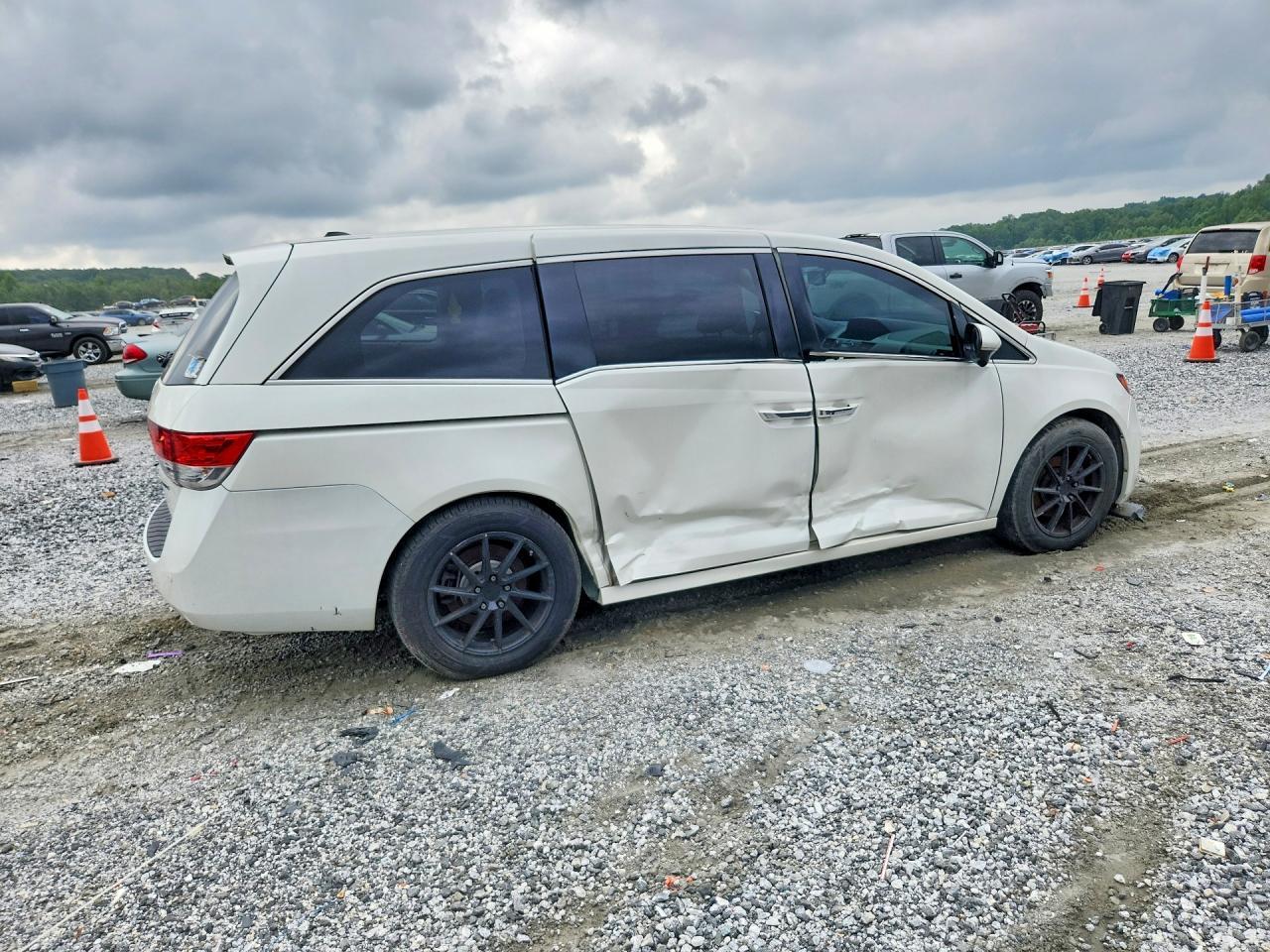 2016 Honda Odyssey Touring - Фото 3