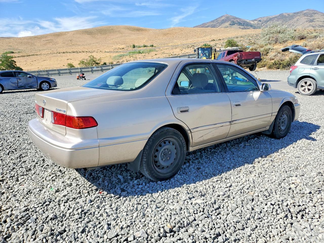2000 Toyota Camry Le - Image 3