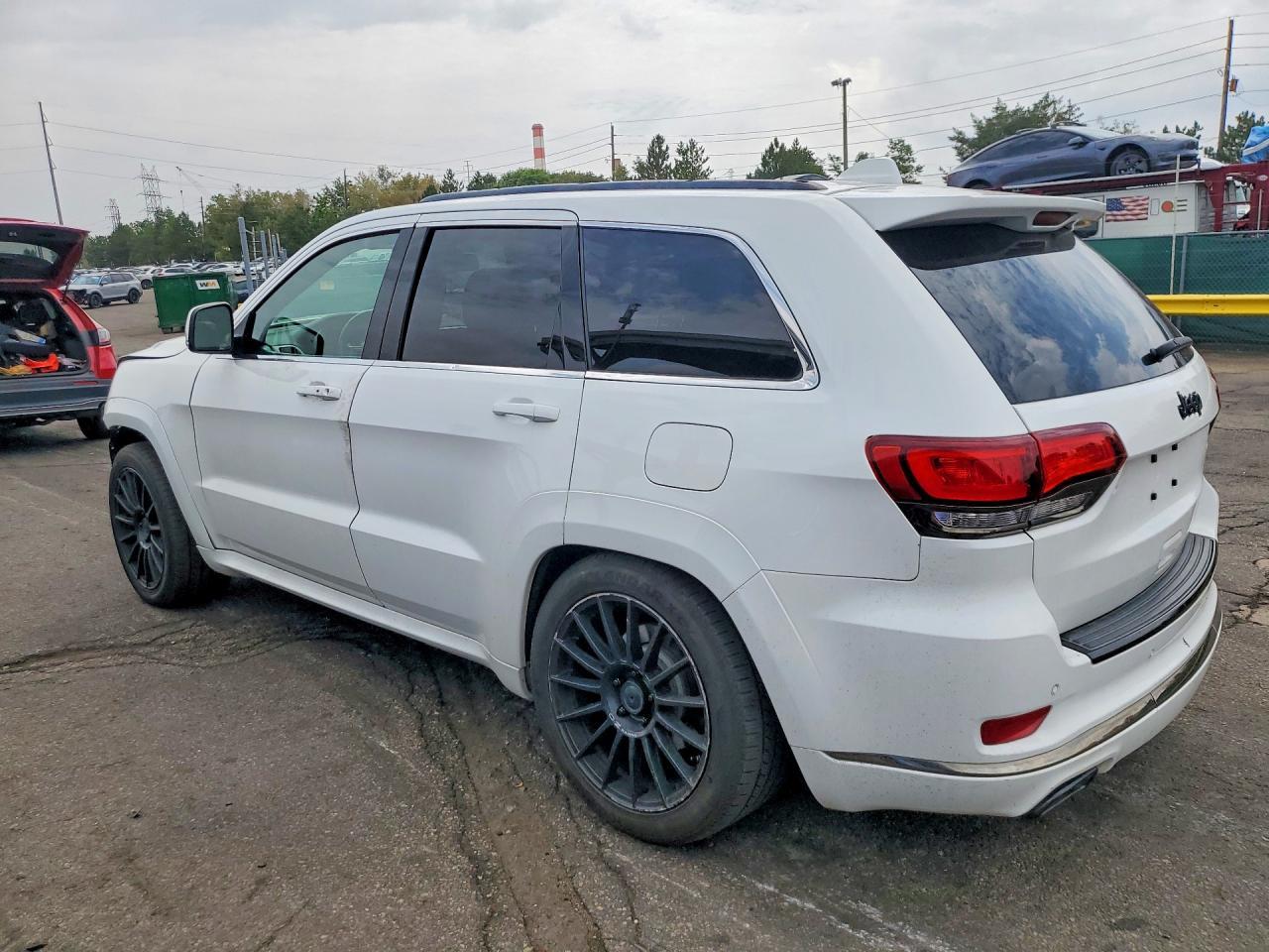 2016 Jeep Grand Cherokee Overland - Image 2