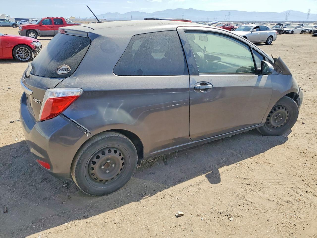 2014 Toyota Yaris 3-Door L - Фото 3