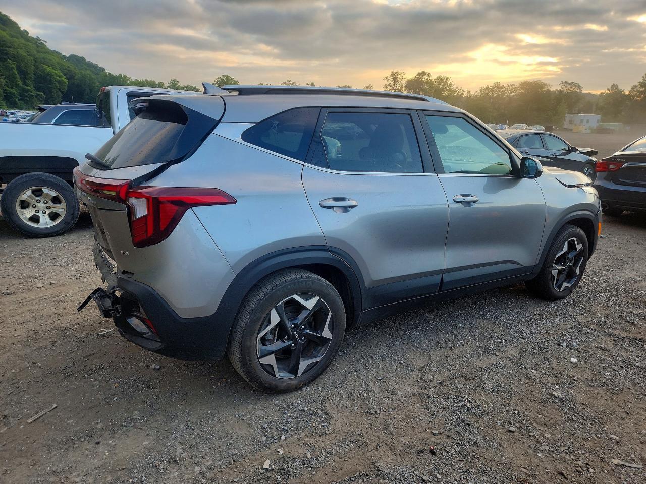 2024 Kia Seltos Ex - Image 3