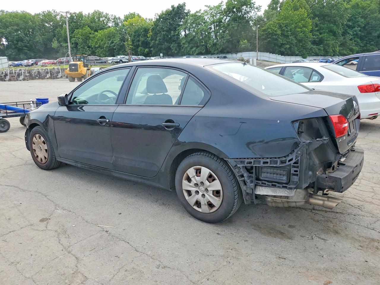 2013 Volkswagen Jetta Base - Image 2