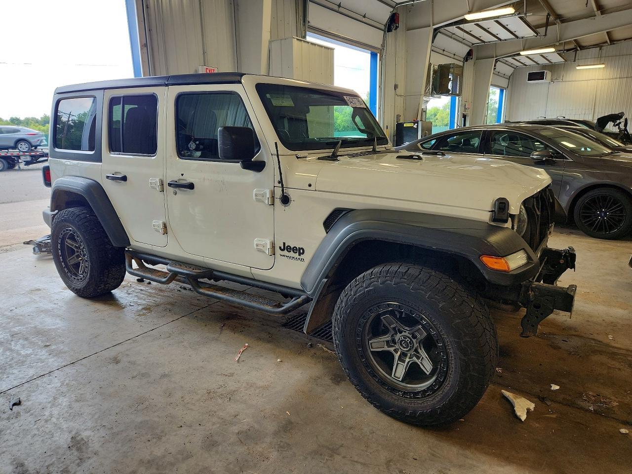 2022 Jeep Wrangler Unlimited Sport - Фото 4