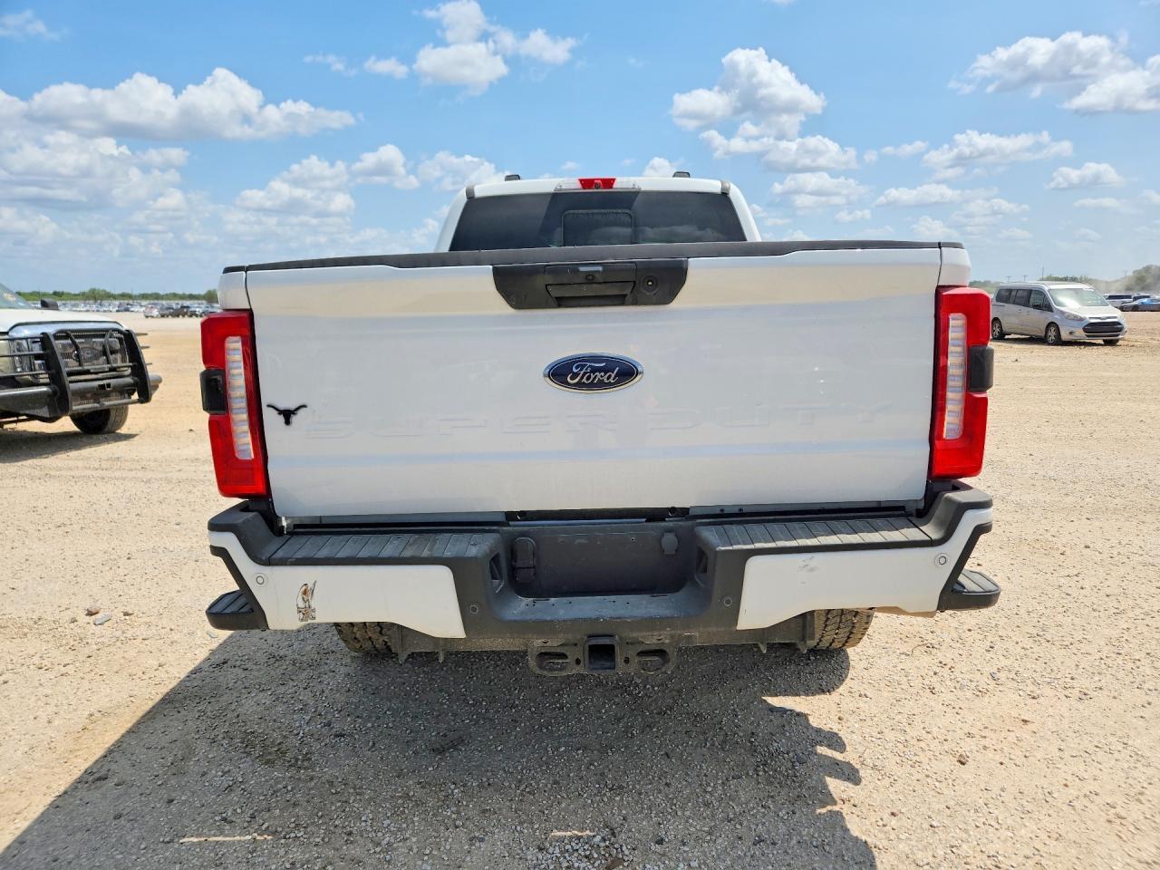 2025 Ford F250 Super Duty - Image 6