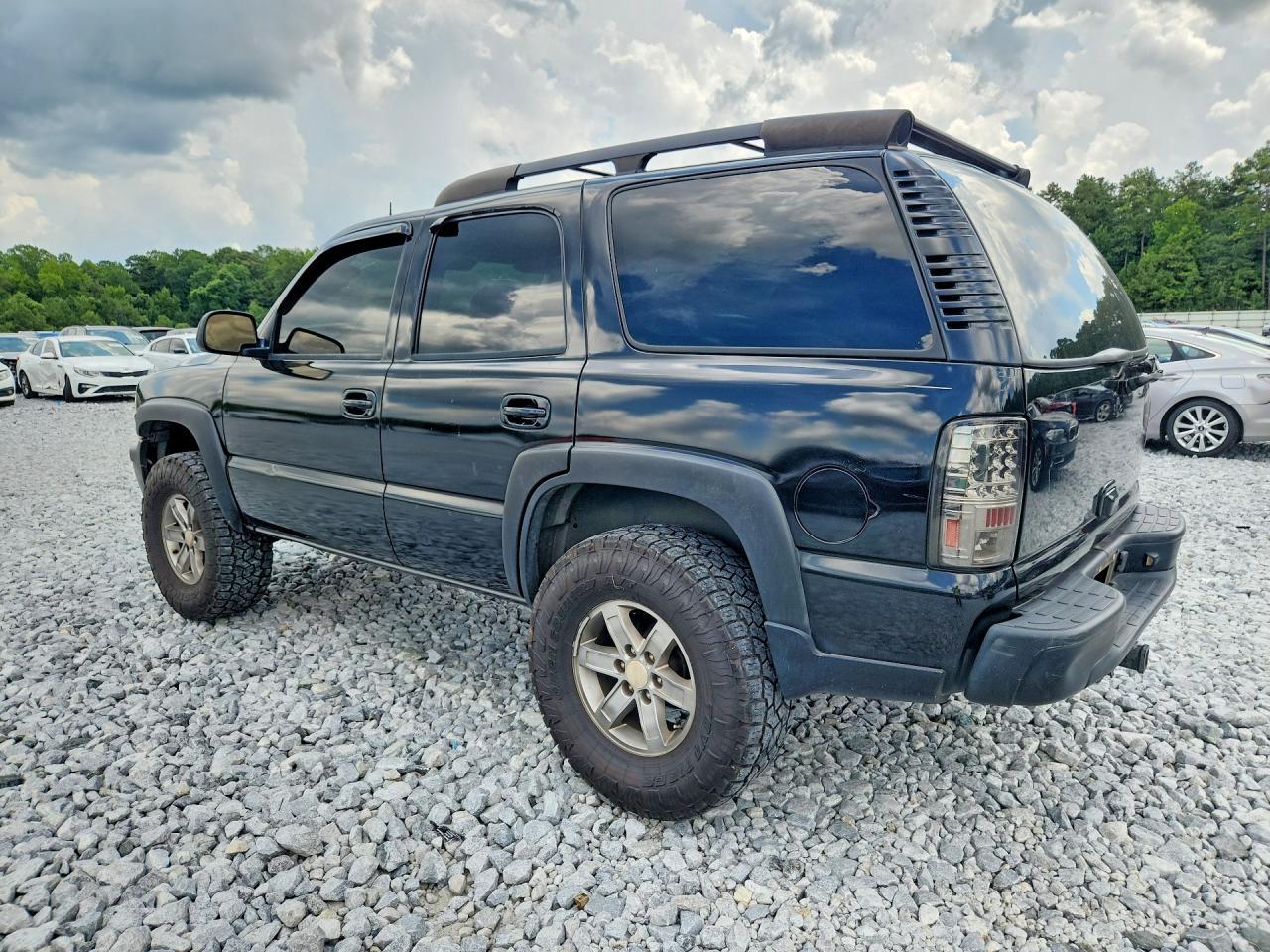 2004 Chevrolet Tahoe K1500 - Image 2