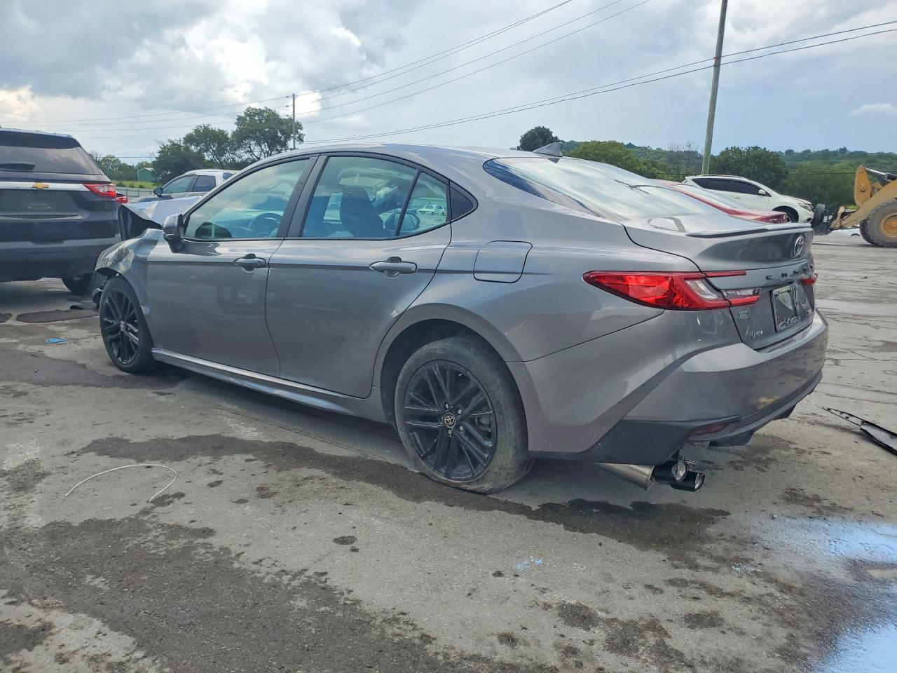2025 Toyota Camry Se - Фото 2