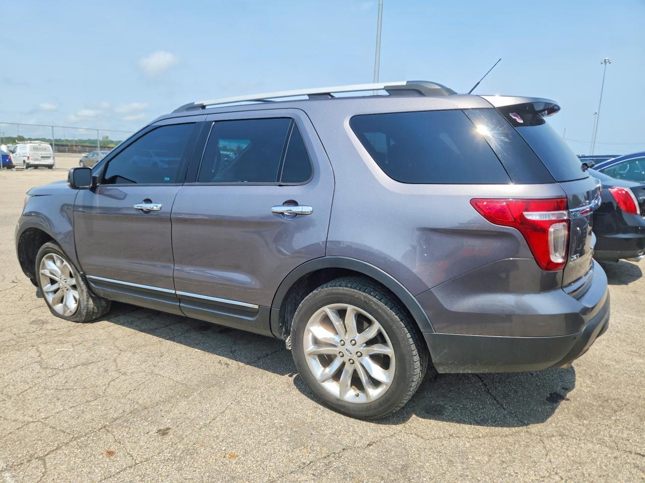 2013 Ford Explorer Xlt - Фото 2