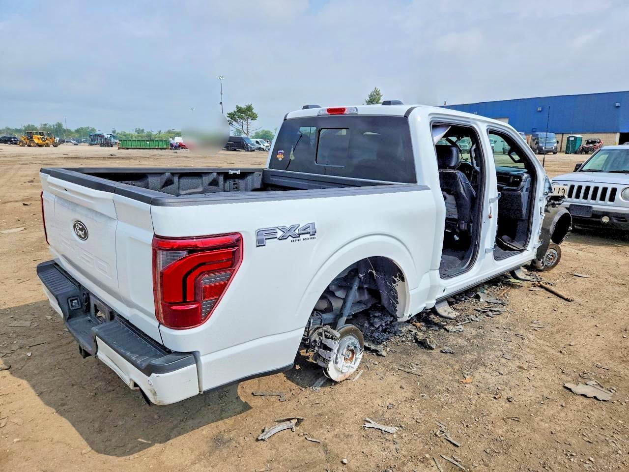 2025 Ford F150 Lariat - Фото 3