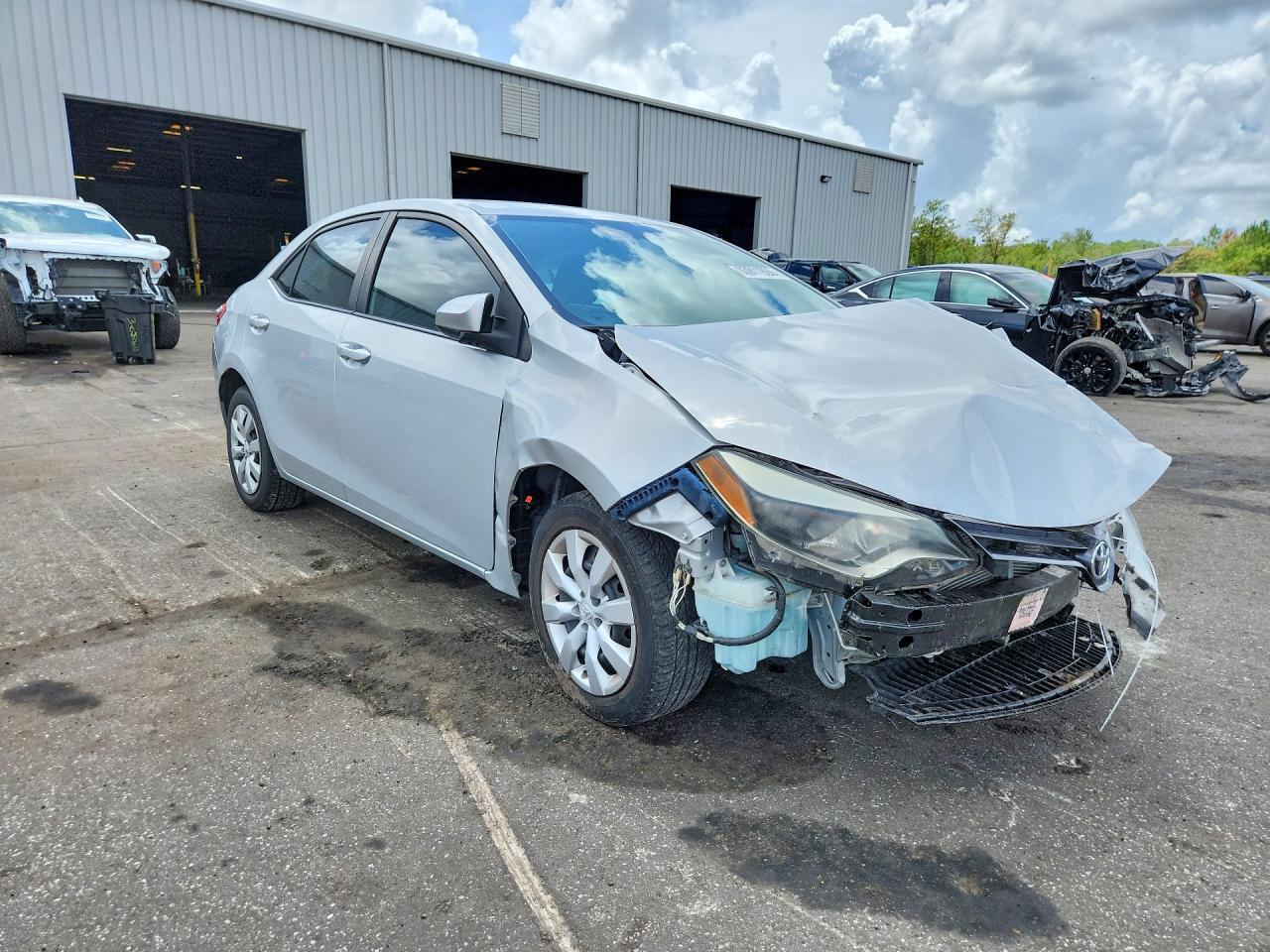 2015 Toyota Corolla Le - Фото 4