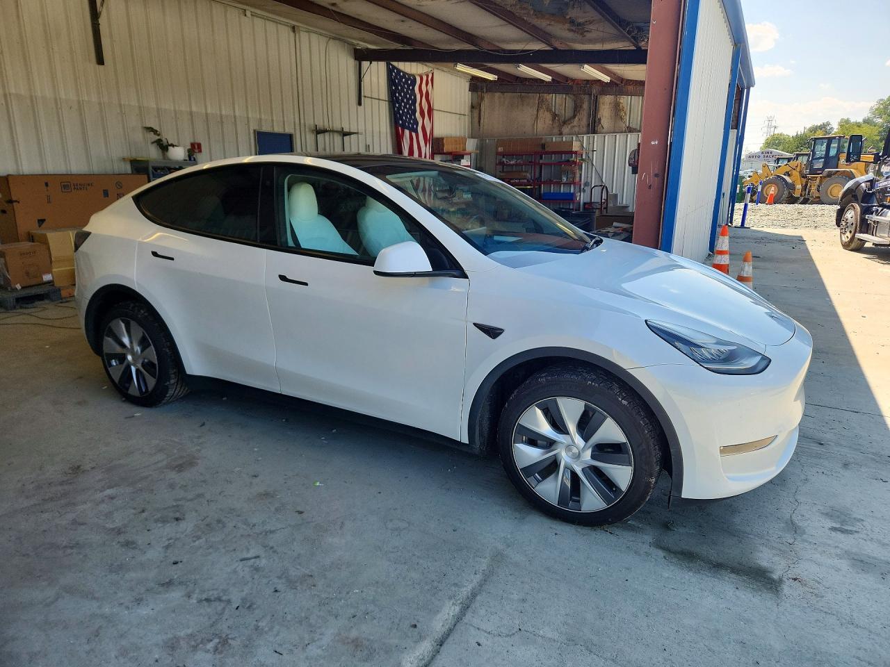 2023 Tesla Model Y - Фото 4