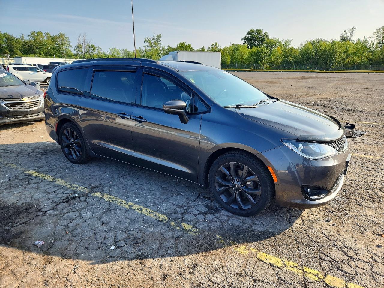 2019 Chrysler Pacifica Limited - Фото 4