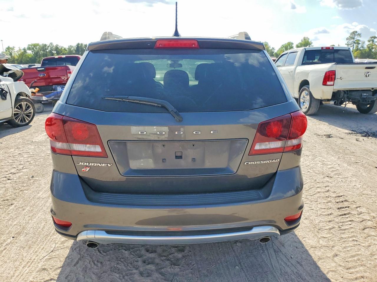 2018 Dodge Journey Crossroad - Фото 6