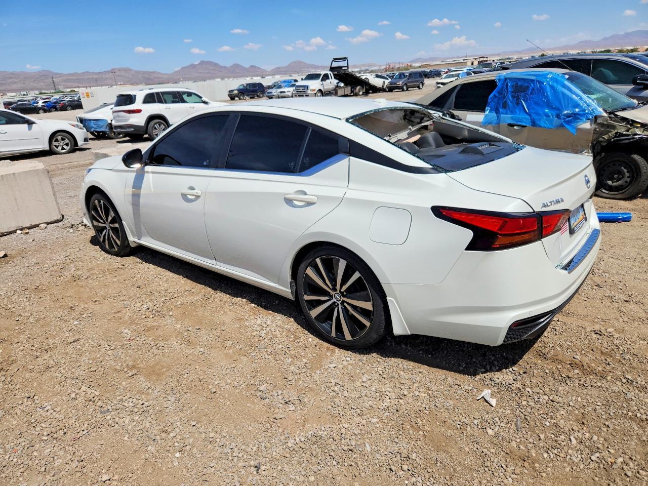2022 Nissan Altima Sr - Фото 2